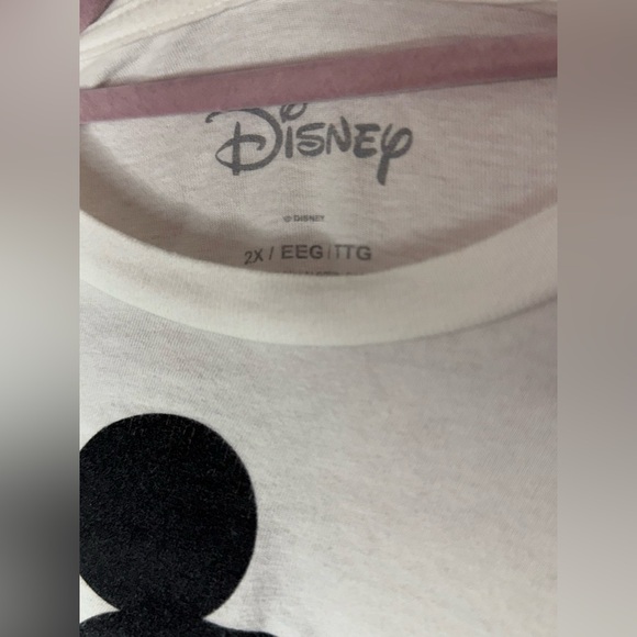 Vintage Disney Mickey Mouse White and Red Mens Tee - Picture 3 of 3